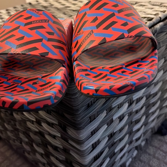 Versace Pool Slides - Picture 4 of 7